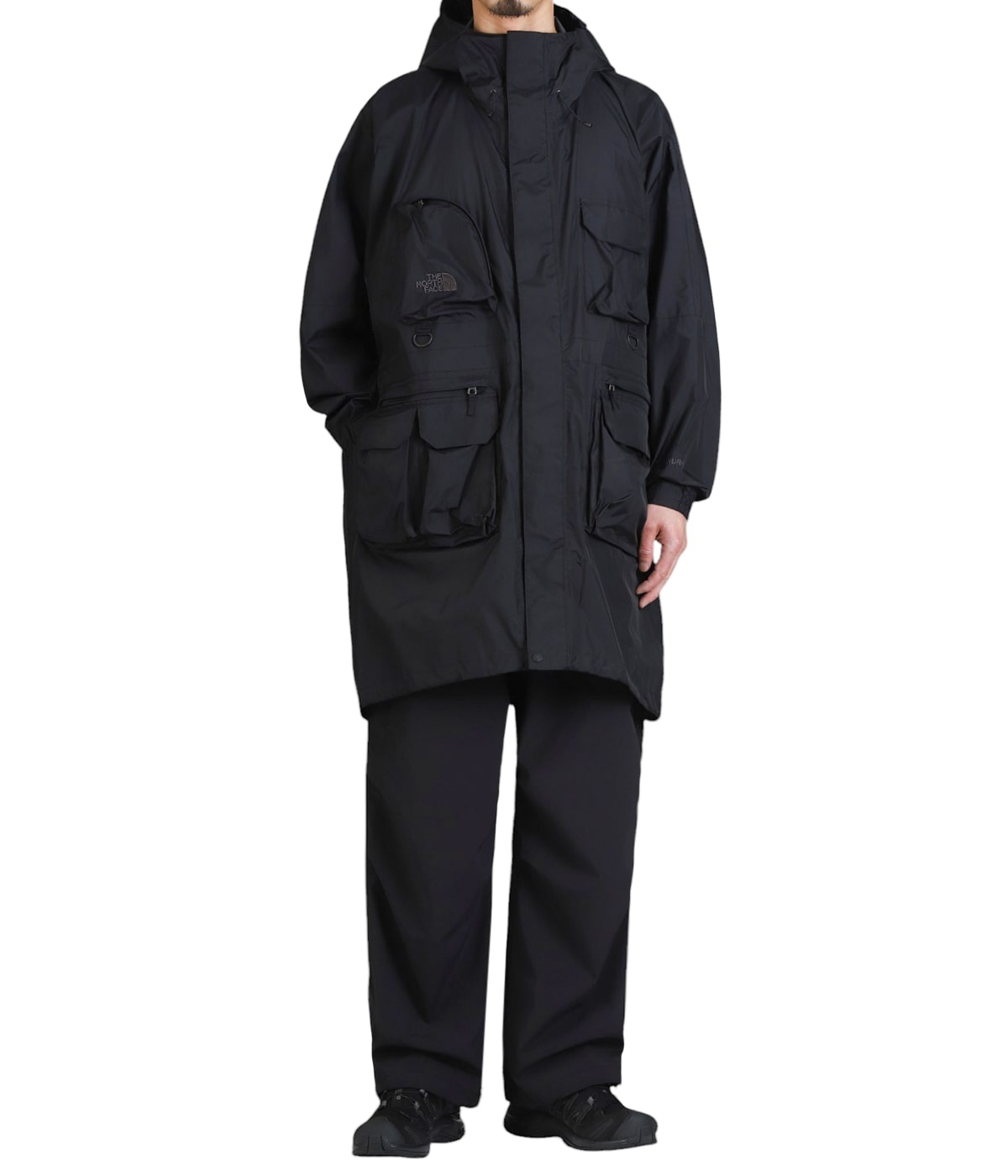model（175cm / 60kg）B85 W75 H92 着用サイズ：M
