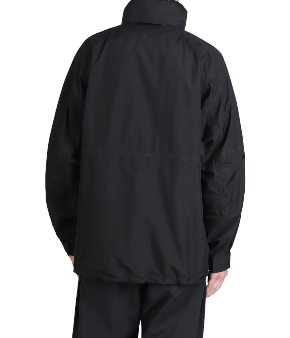 model（175cm / 60kg）B85 W75 H92 着用サイズ：S