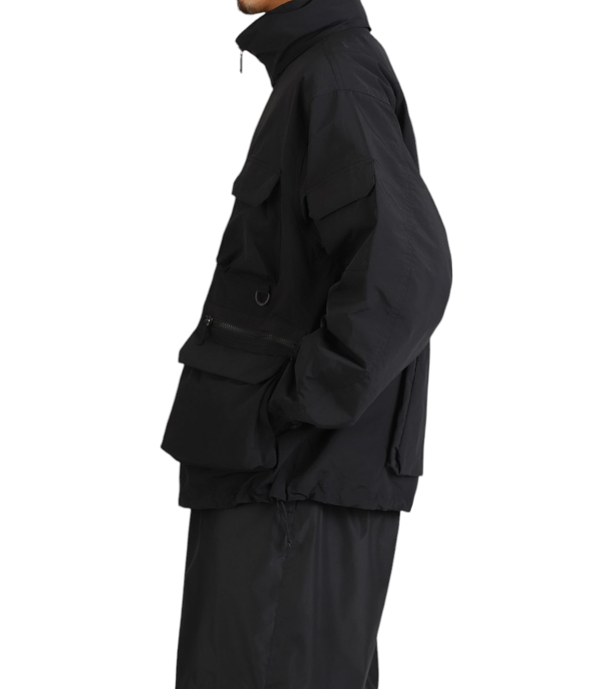 model（175cm / 60kg）B85 W75 H92 着用サイズ：L
