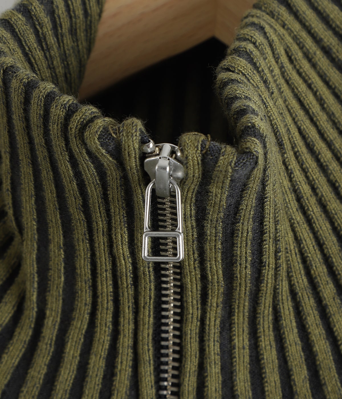 ARTICULATED DRIVERS KNIT SWEATER | Omar Afridi(オマール