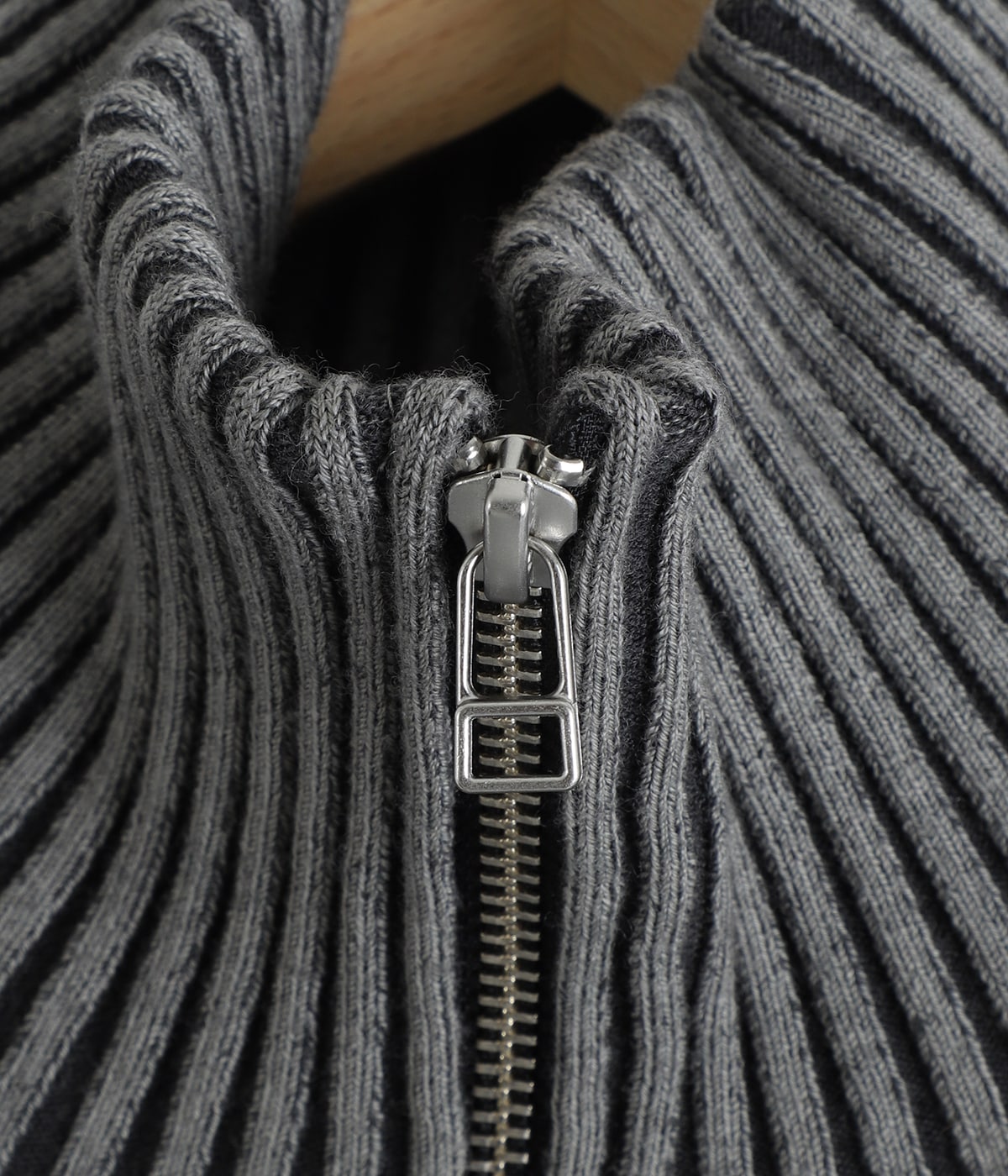 ARTICULATED DRIVERS KNIT SWEATER | Omar Afridi(オマール