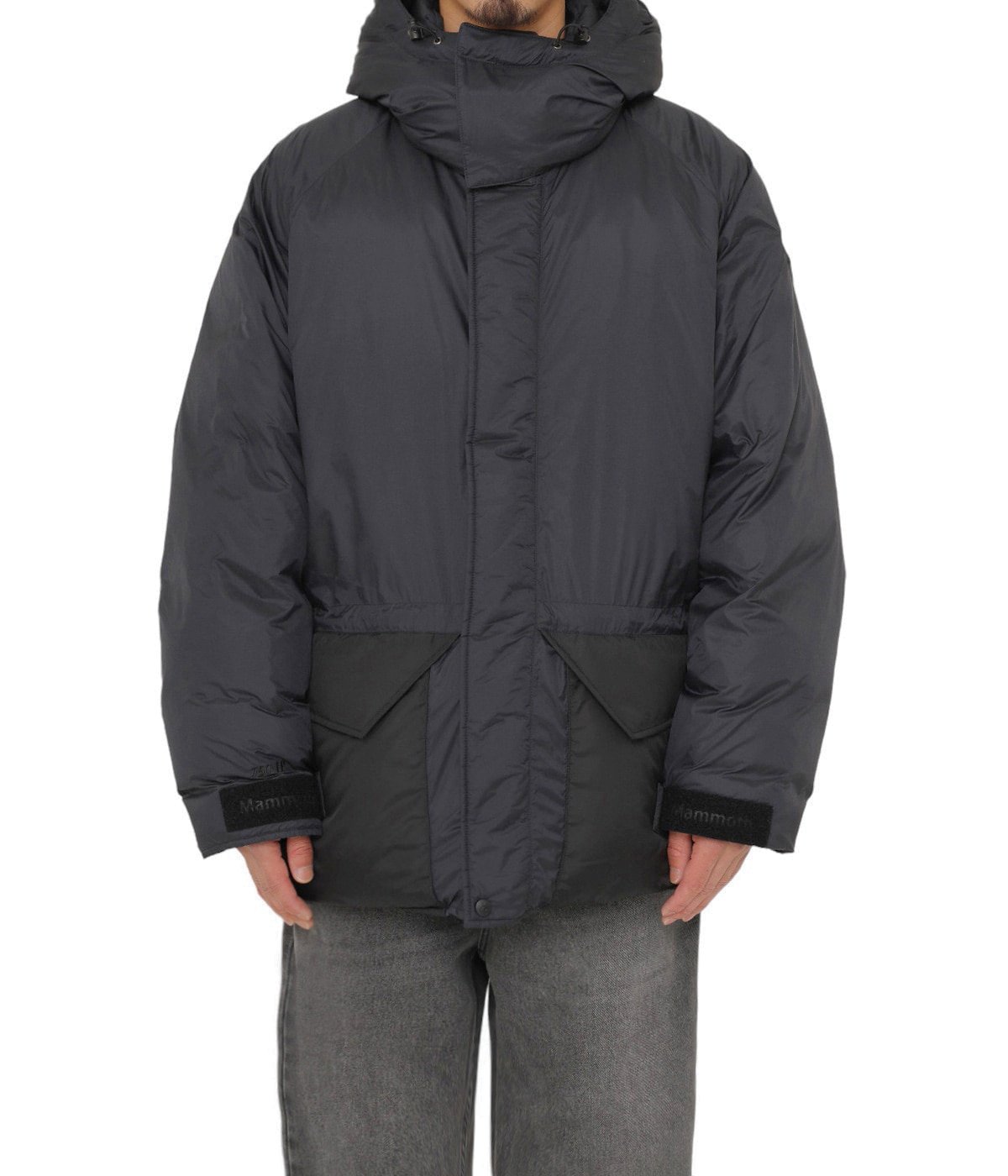 model（175cm / 60kg）B85 W75 H92 着用サイズ：M