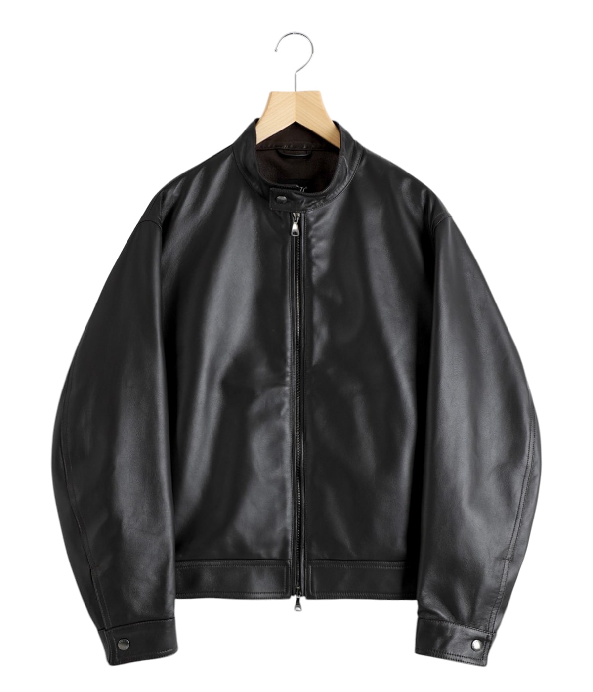 EMMETI × DESIGNWORKS JURI 1_079bc9f5-d0ae-49eb-94ec-