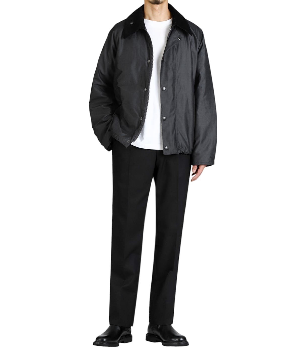 model（175cm / 60kg）B85 W75 H92 着用サイズ：40