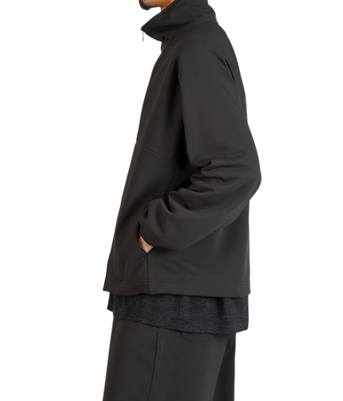 model（175cm / 60kg）B85 W75 H92 着用サイズ：2