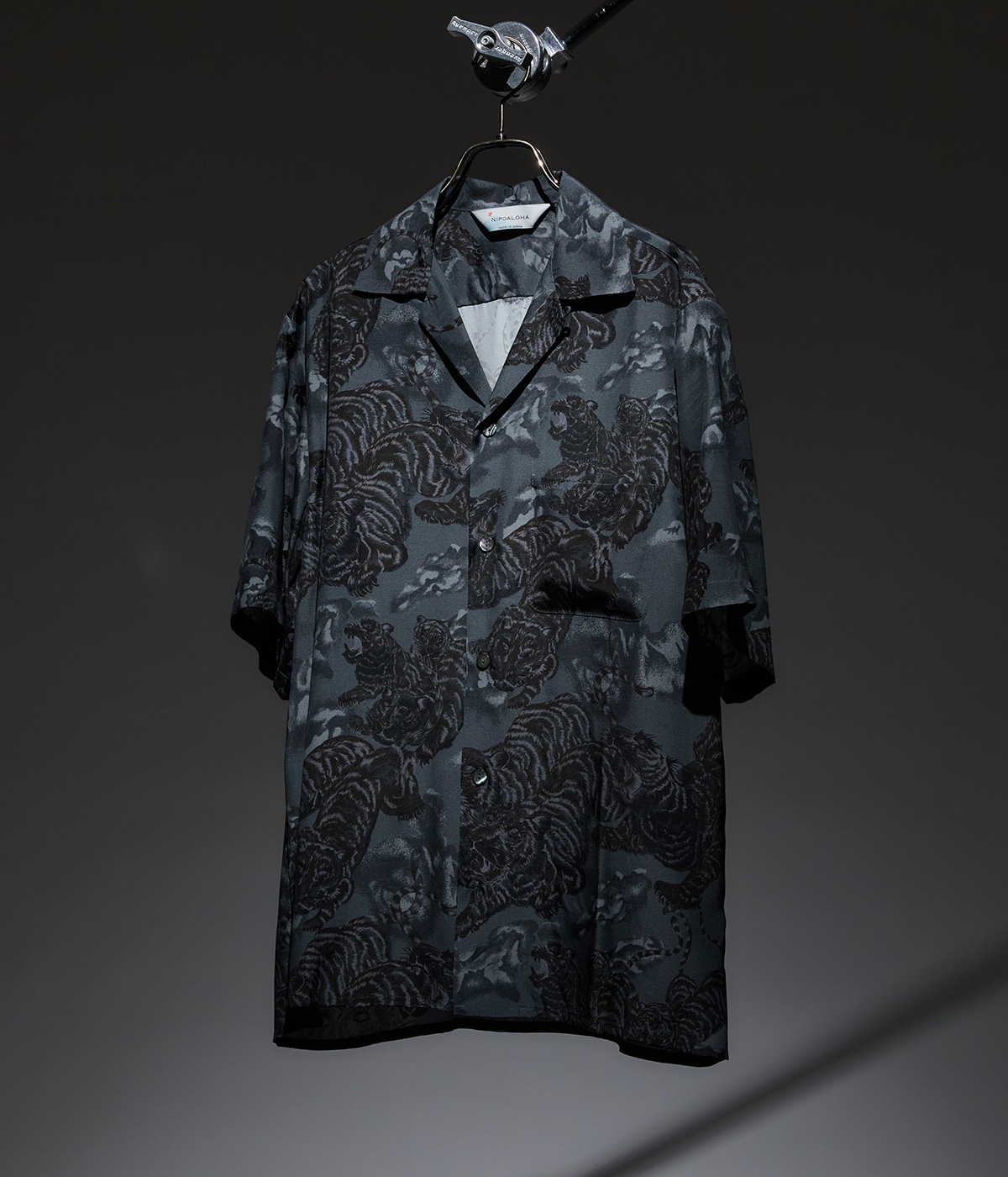 別注 RAYON SHORT SLEEVE ALOHA SHIRT ONE HUNDRED TIGERS | NIPOALOHA