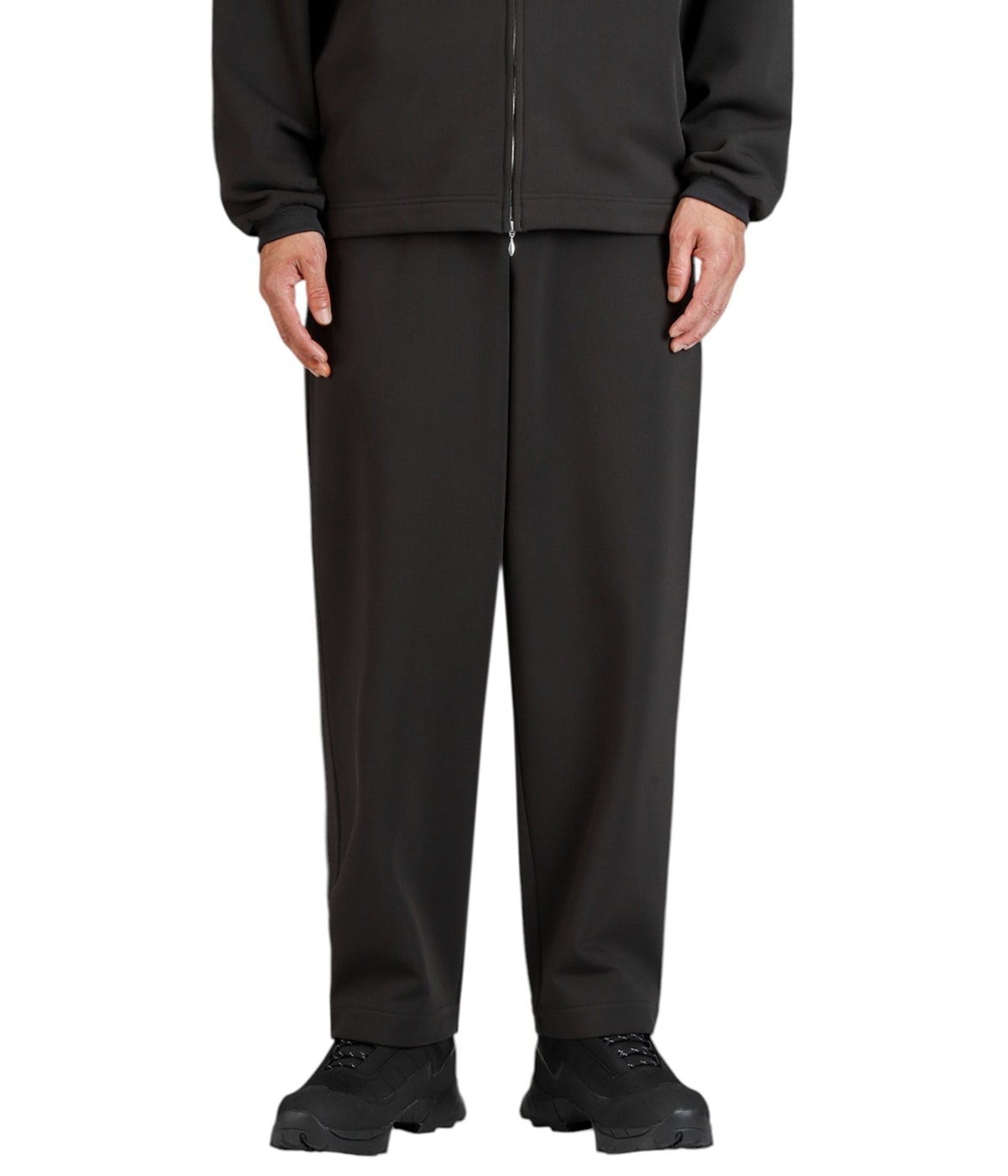 model（175cm / 60kg）B85 W75 H92 着用サイズ：2