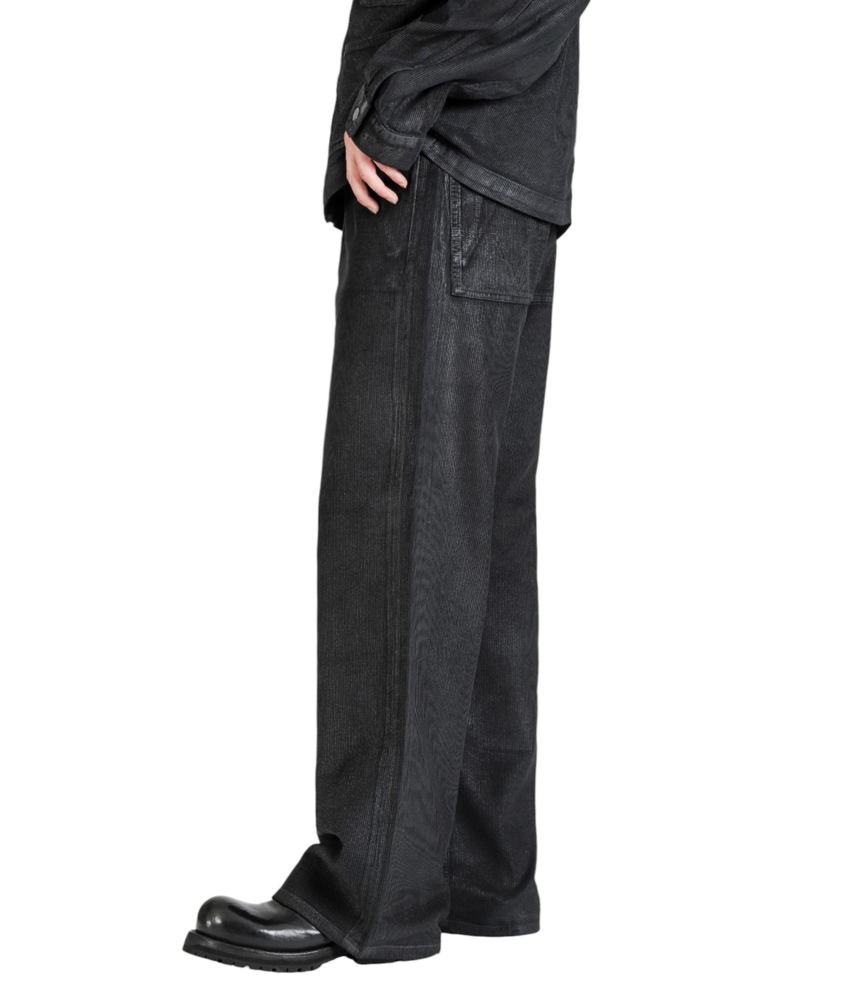 model（175cm / 60kg）B85 W75 H92 着用サイズ：30