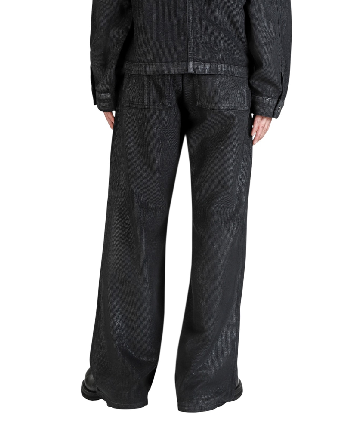 model（175cm / 60kg）B85 W75 H92 着用サイズ：30