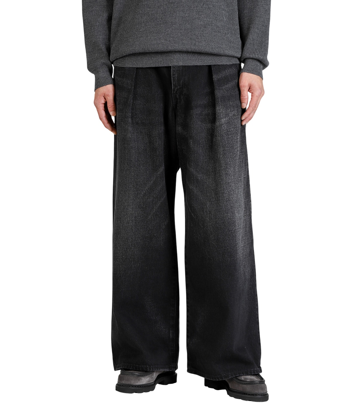 model(175cm / 60kg)B85 W75 H92 着用サイズ：1