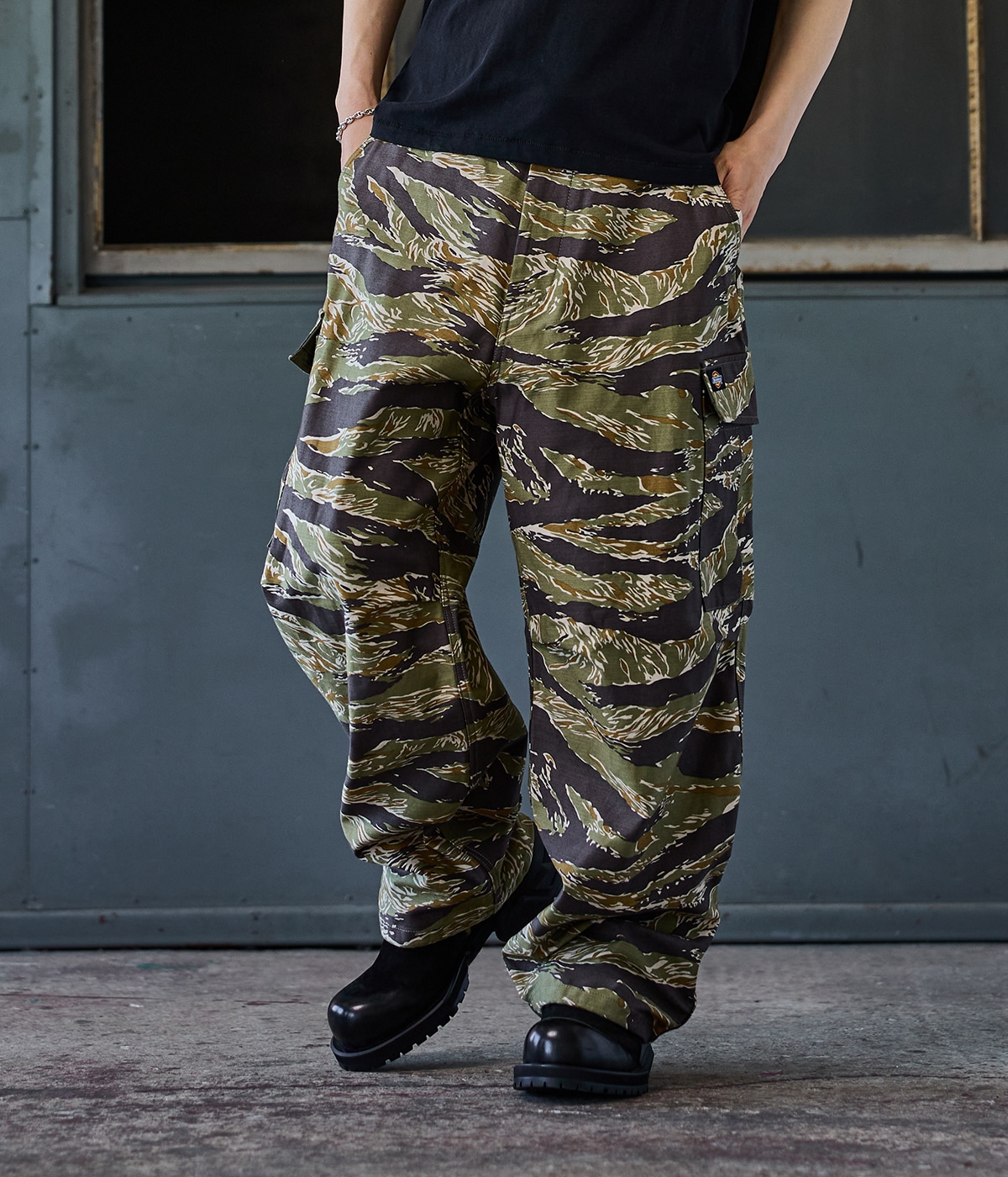 予約】別注 6 POCKET WIDE CARGO PANTS | Dickies(ディッキーズ
