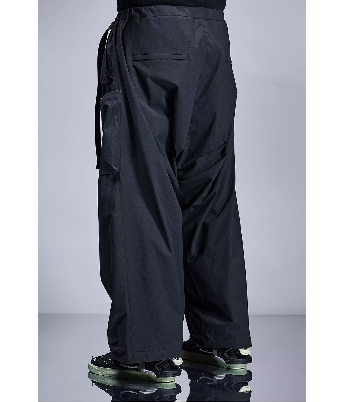 Encapsulated Nylon Ultrawide Drawcord Cargo Trouser