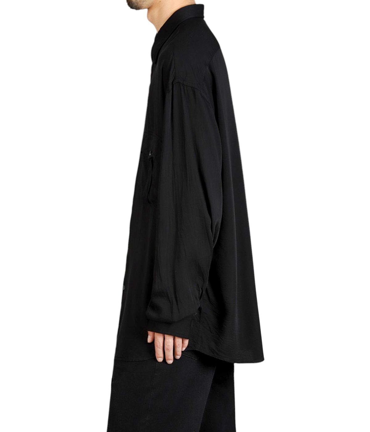 model（184cm / 63kg）B85 W80 H102 着用サイズ：L