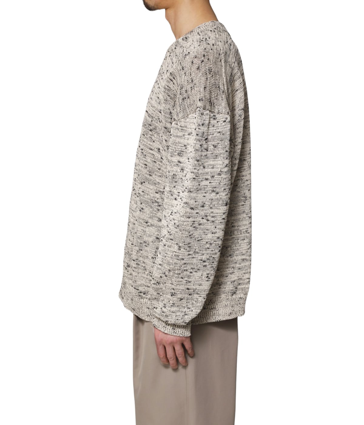 model（175cm / 60kg）B85 W75 H92 着用サイズ：FREE(ONE)