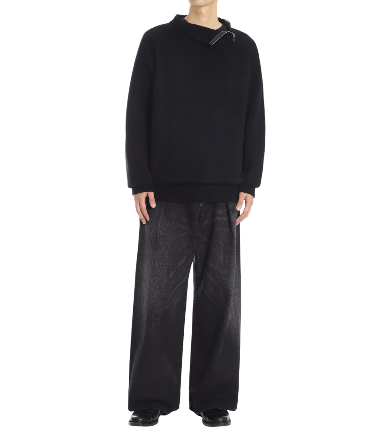 model（177cm / 62kg）B87 W73 H92 着用サイズ：2