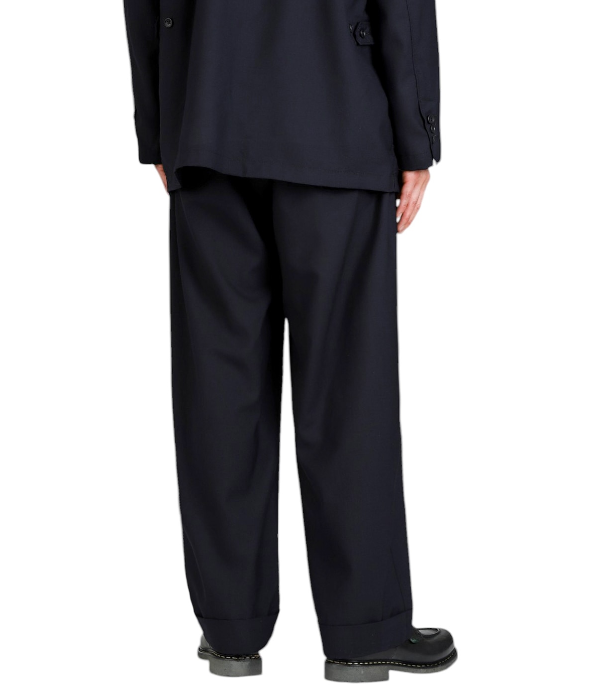 model（175cm / 60kg）B85 W75 H92 着用サイズ：S