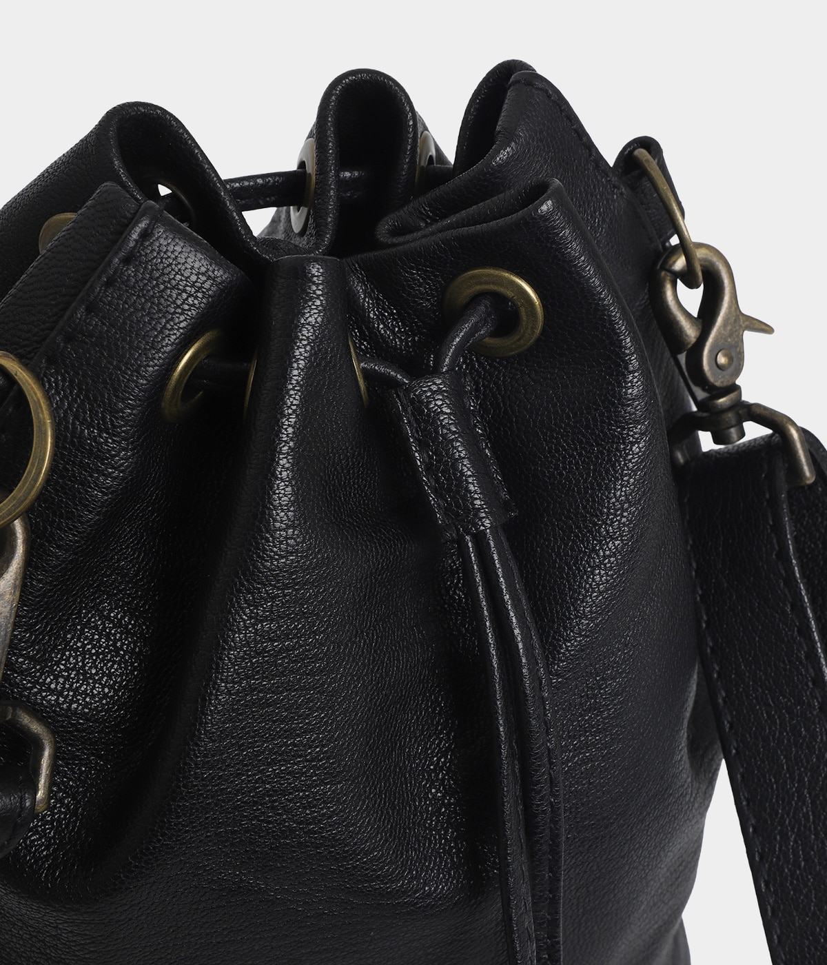 CCU LEATHER KINCHAKU BAG | refomed(リフォメッド) / バッグ