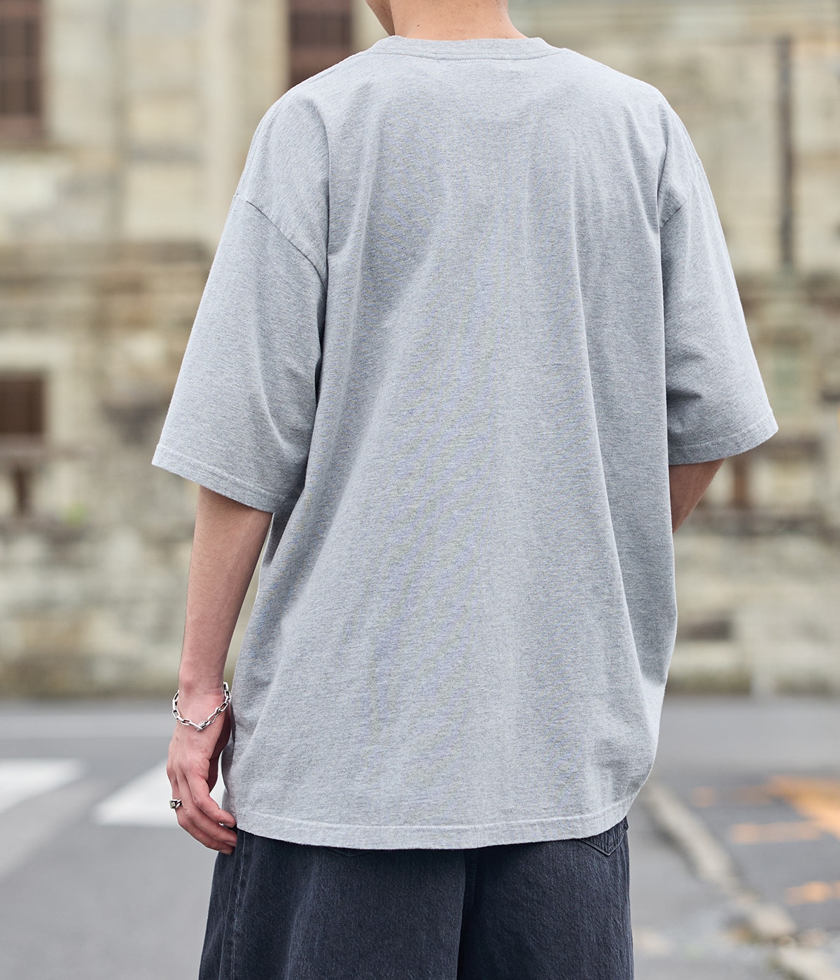 model（175cm） 着用サイズ：L