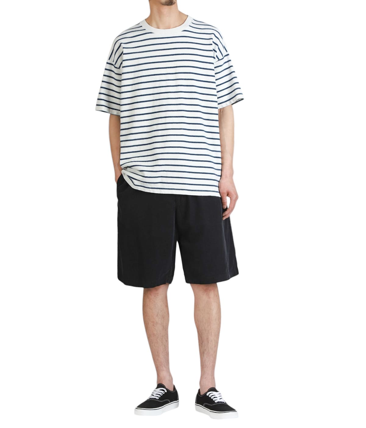 model（175cm / 60kg）B85 W75 H92 着用サイズ：L