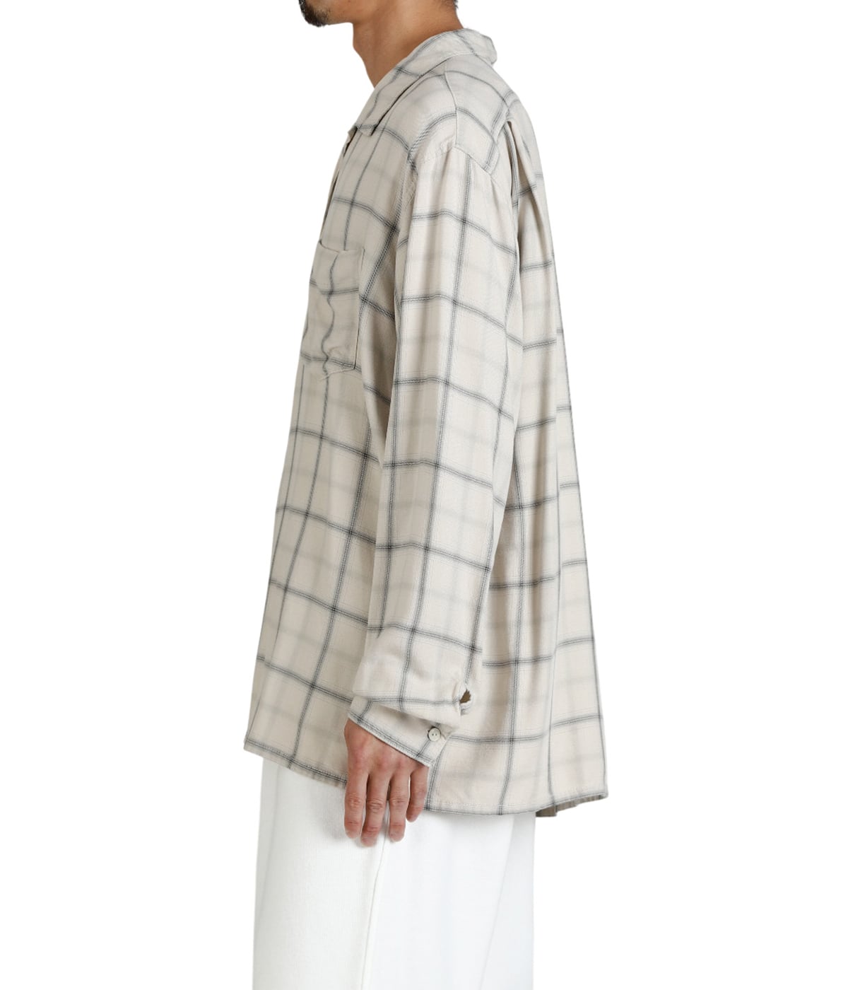 model（175cm / 60kg）B85 W75 H92 着用サイズ：L