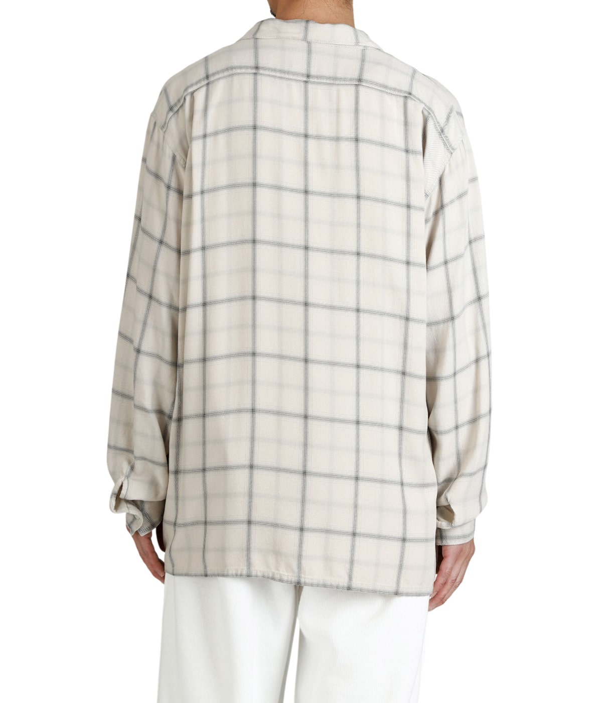 model（175cm / 60kg）B85 W75 H92 着用サイズ：L