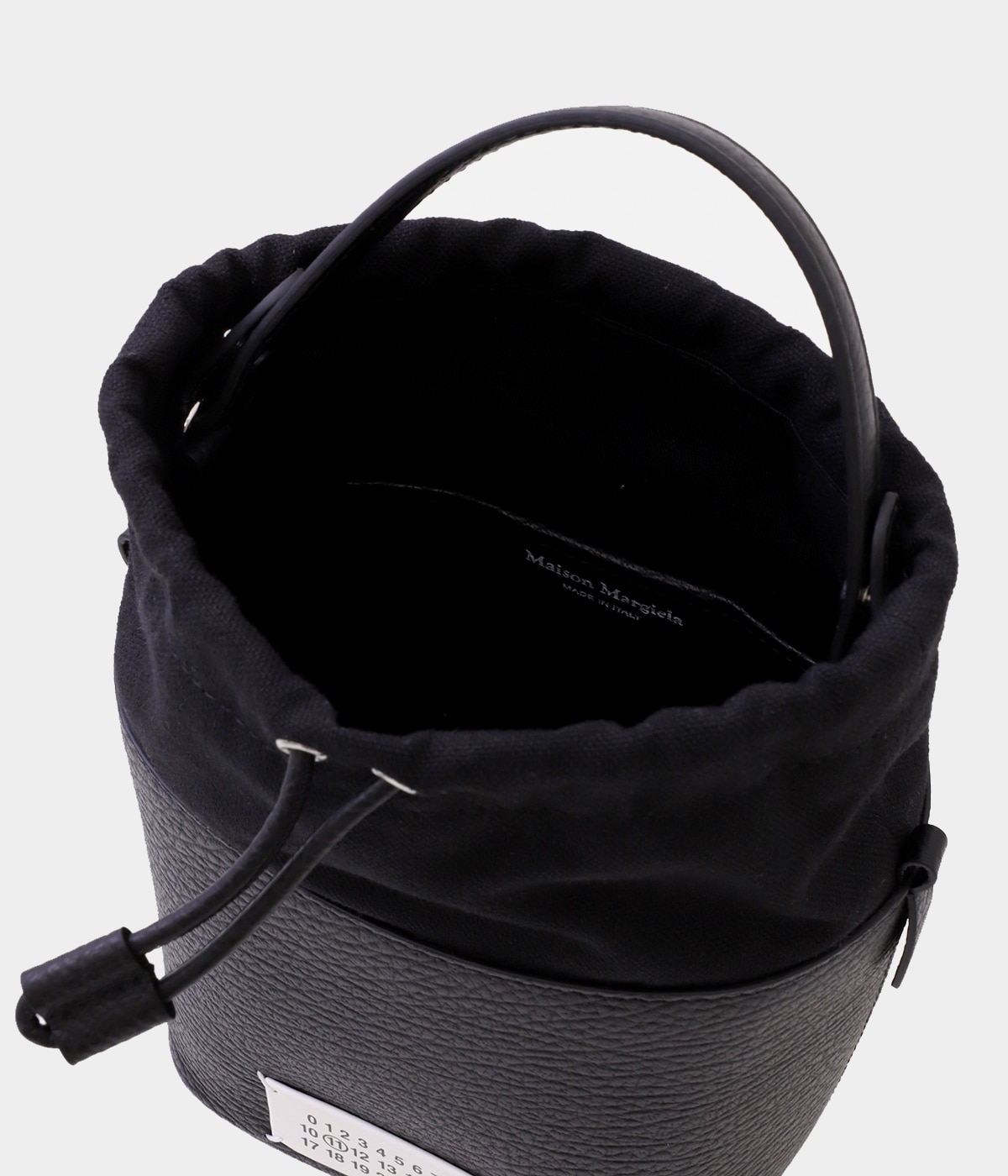 メゾンマルジェラ バッグ5AC Bucket Small leather bucket bag 5AC leather bucket bag in black - Maison Margiela | Mytheresa