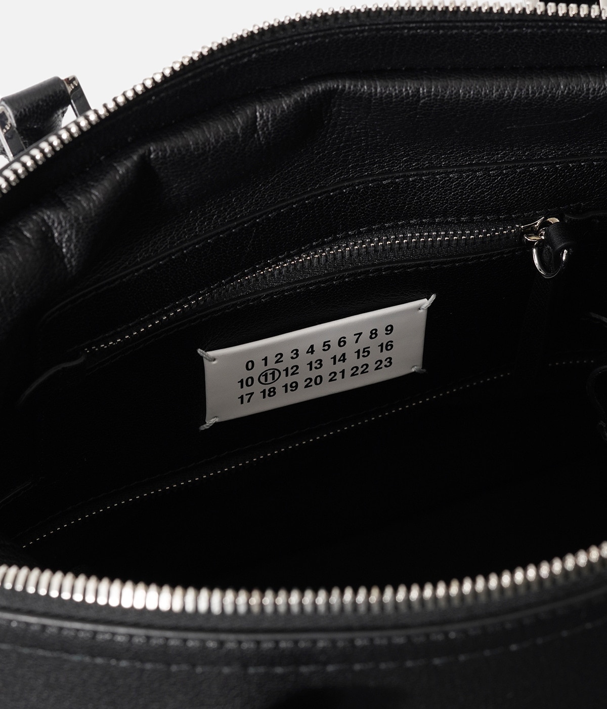 直営店★Maison Margiela★5ACクラシックラージ Maison Margiela 5AC Classique XL がもたらす至高の