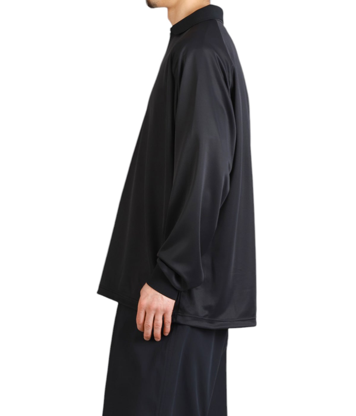model（175cm / 60kg）B85 W75 H92 着用サイズ：XL