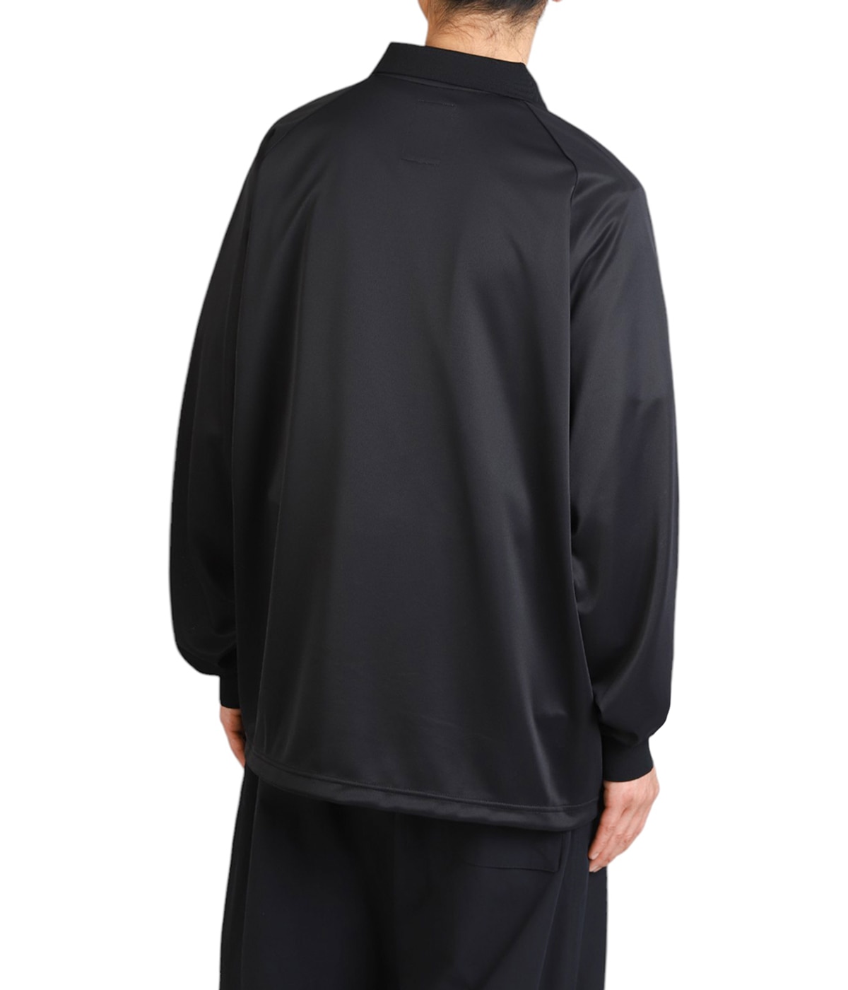 model（175cm / 60kg）B85 W75 H92 着用サイズ：XL