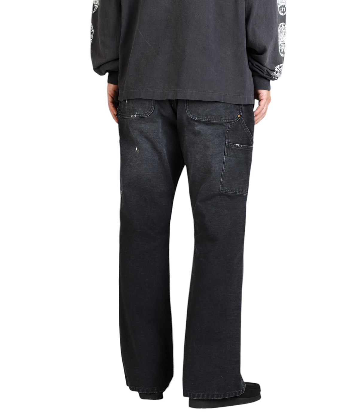 model（184cm / 63kg）B85 W80 H102 着用サイズ：L