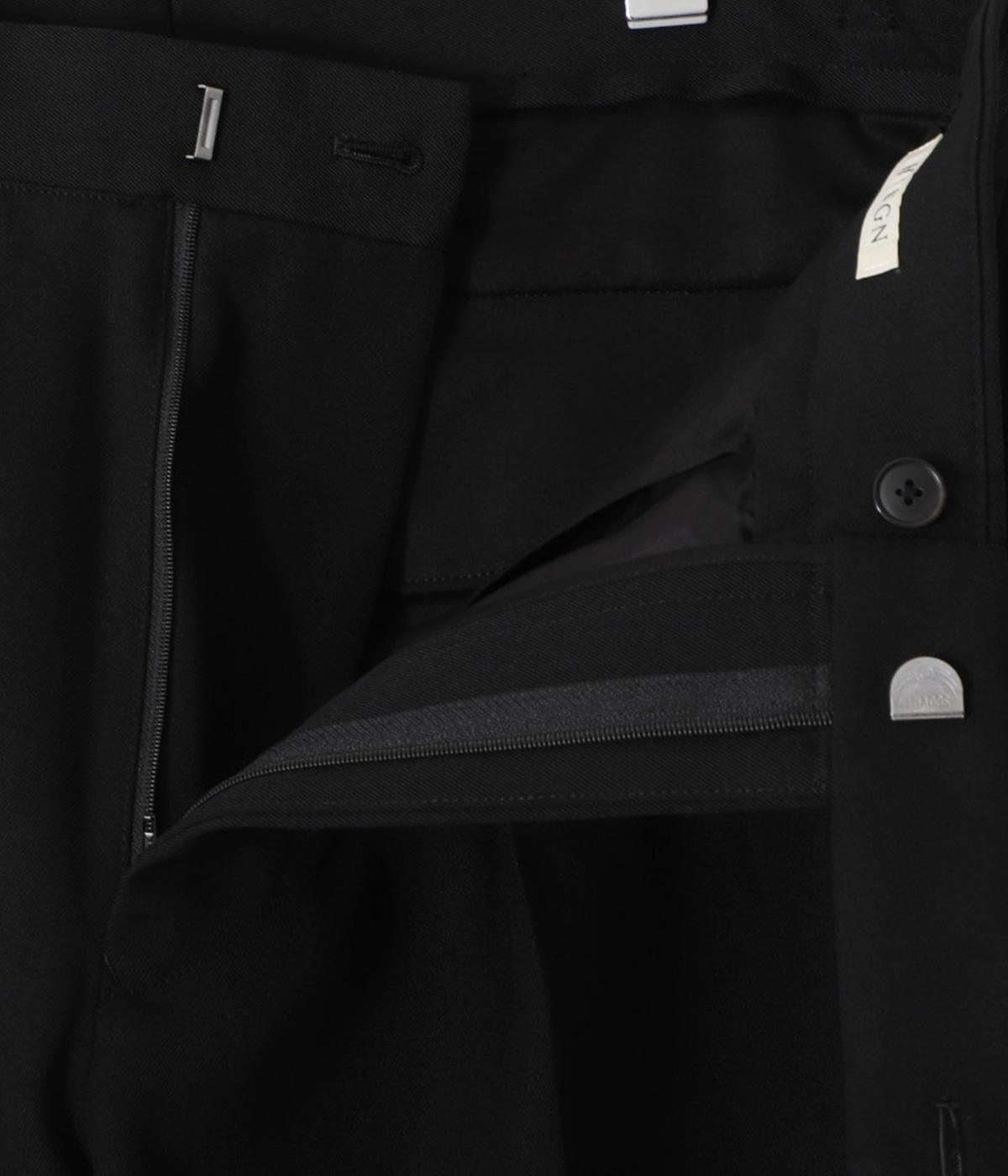 Aaron Gabardine Black | HEUGN(ユーゲン) / パンツ スラックス