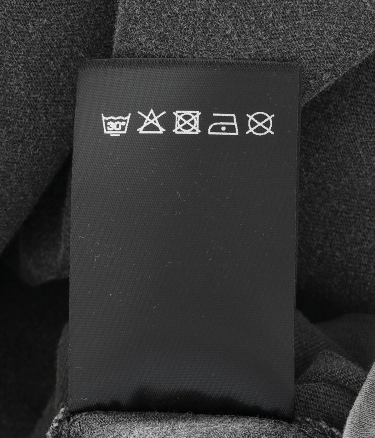 大人気♪【VETEMENTS】デスメタルクロップドボクシーパーカー 北米 VETEMENTS(ヴェトモン) パーカー・フーディ(メンズ) - 海外