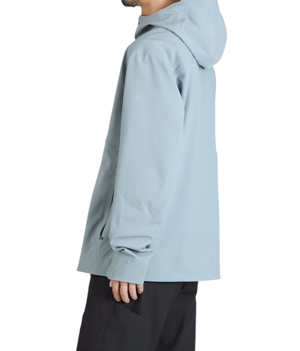 model（184cm / 63kg）B85 W80 H102 着用サイズ：L