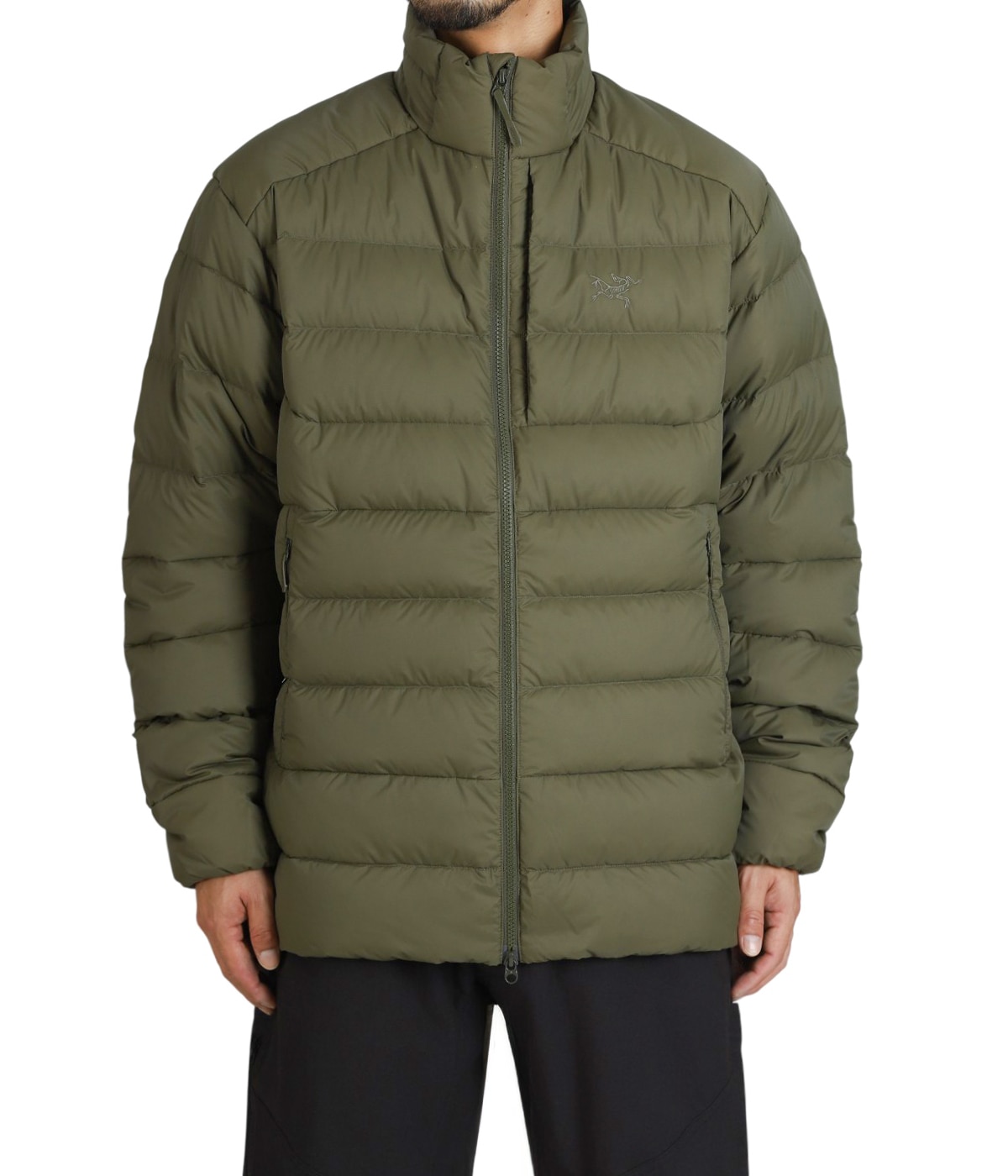 model（184cm / 63kg）B85 W80 H102 着用サイズ：L