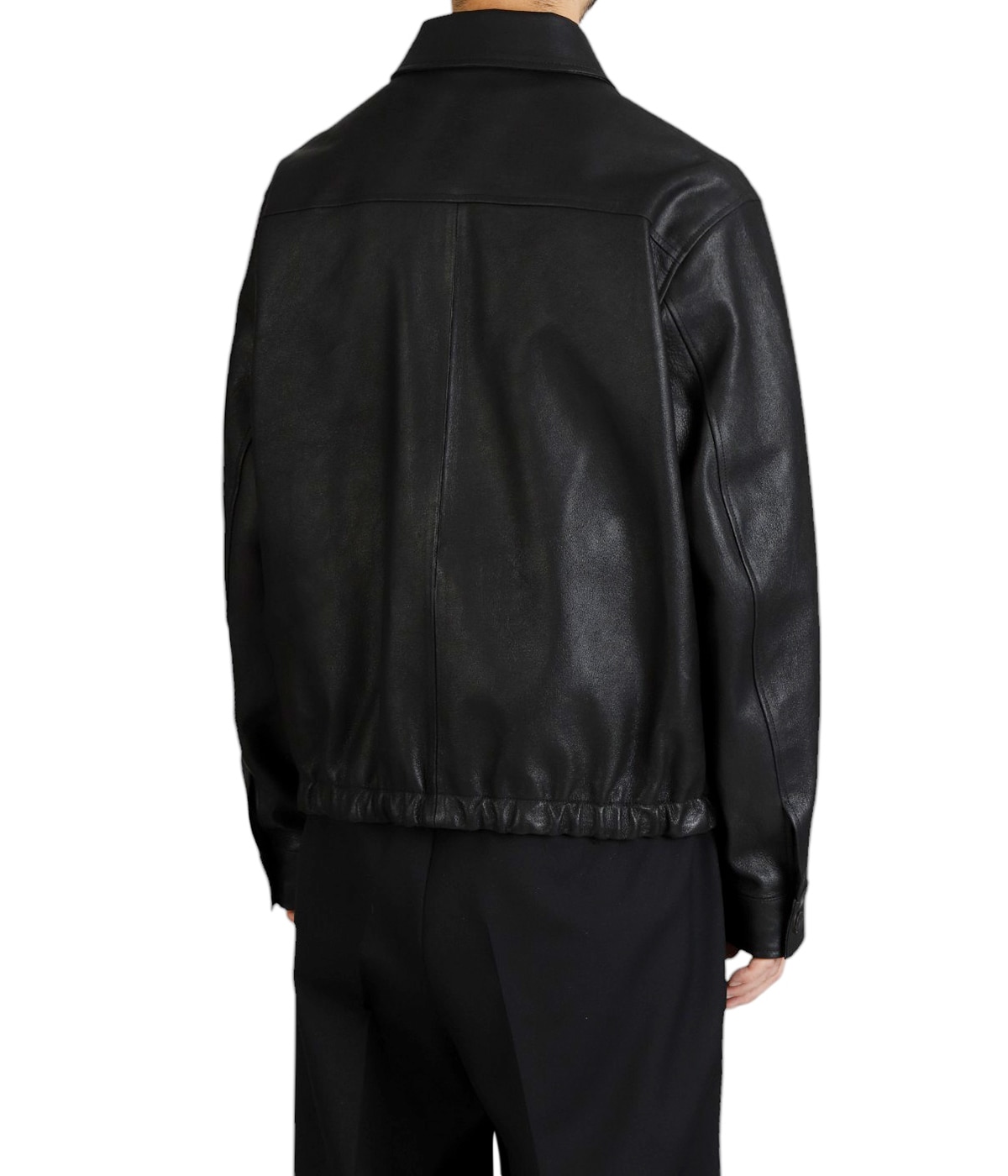 model（184cm / 63kg）B85 W80 H102 着用サイズ：4