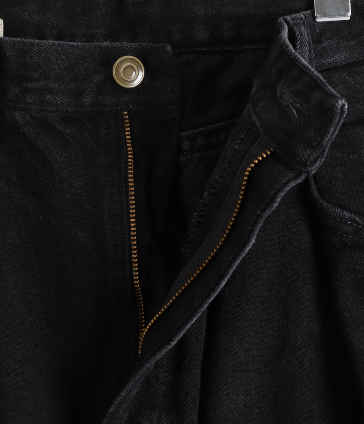 77サーカ 切り返しブラックデニム 77CIRCA｜77サーカ｜circa make vertically cut back zip print