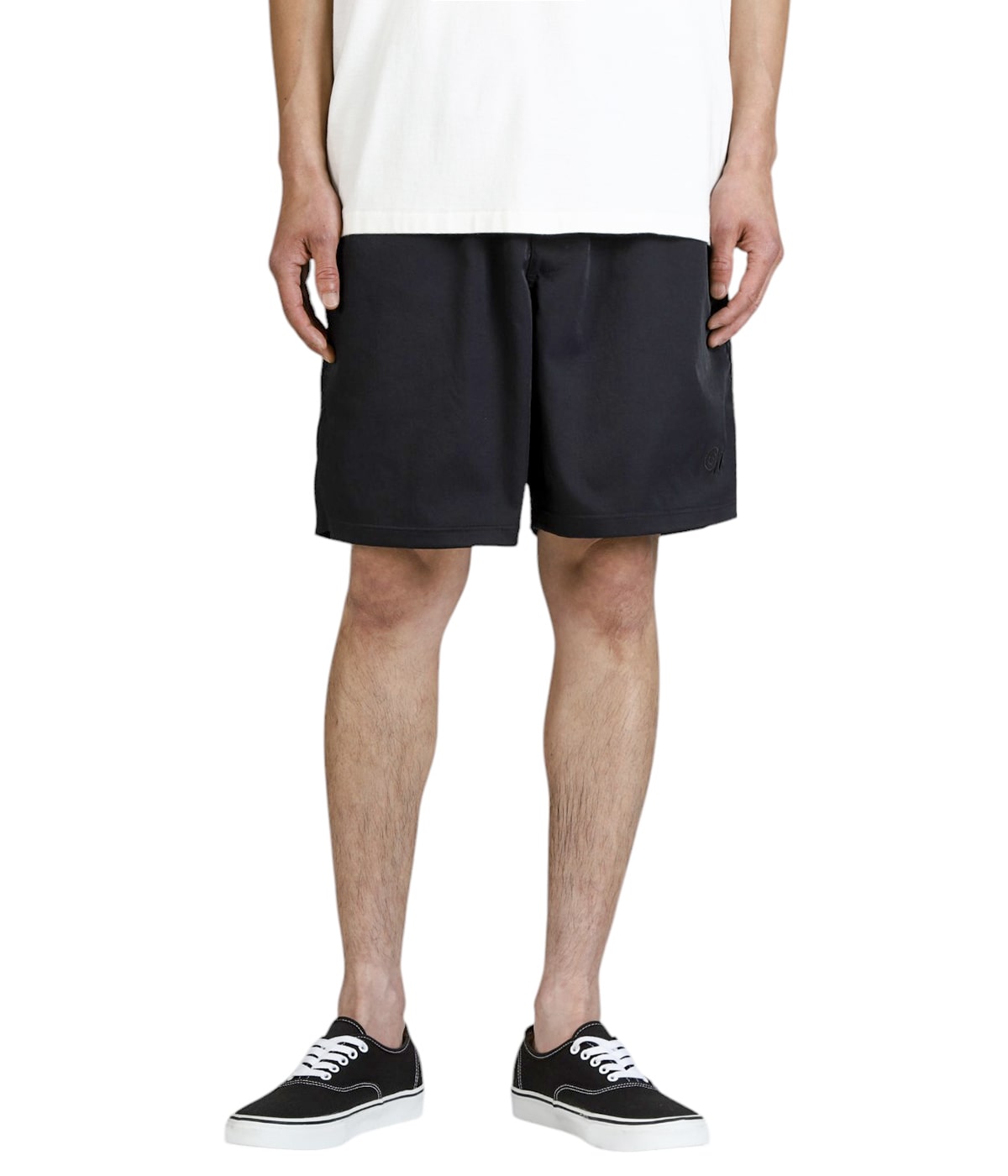 model(175cm / 60kg)B85 W75 H92 着用サイズ：L